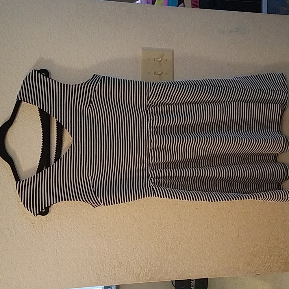 Xhilaration, XL, black and white stripes
